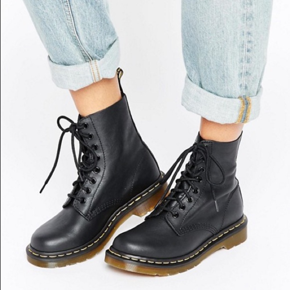 Unisex Dr Martens 1460 Pascal Boot Men 9/Women 10